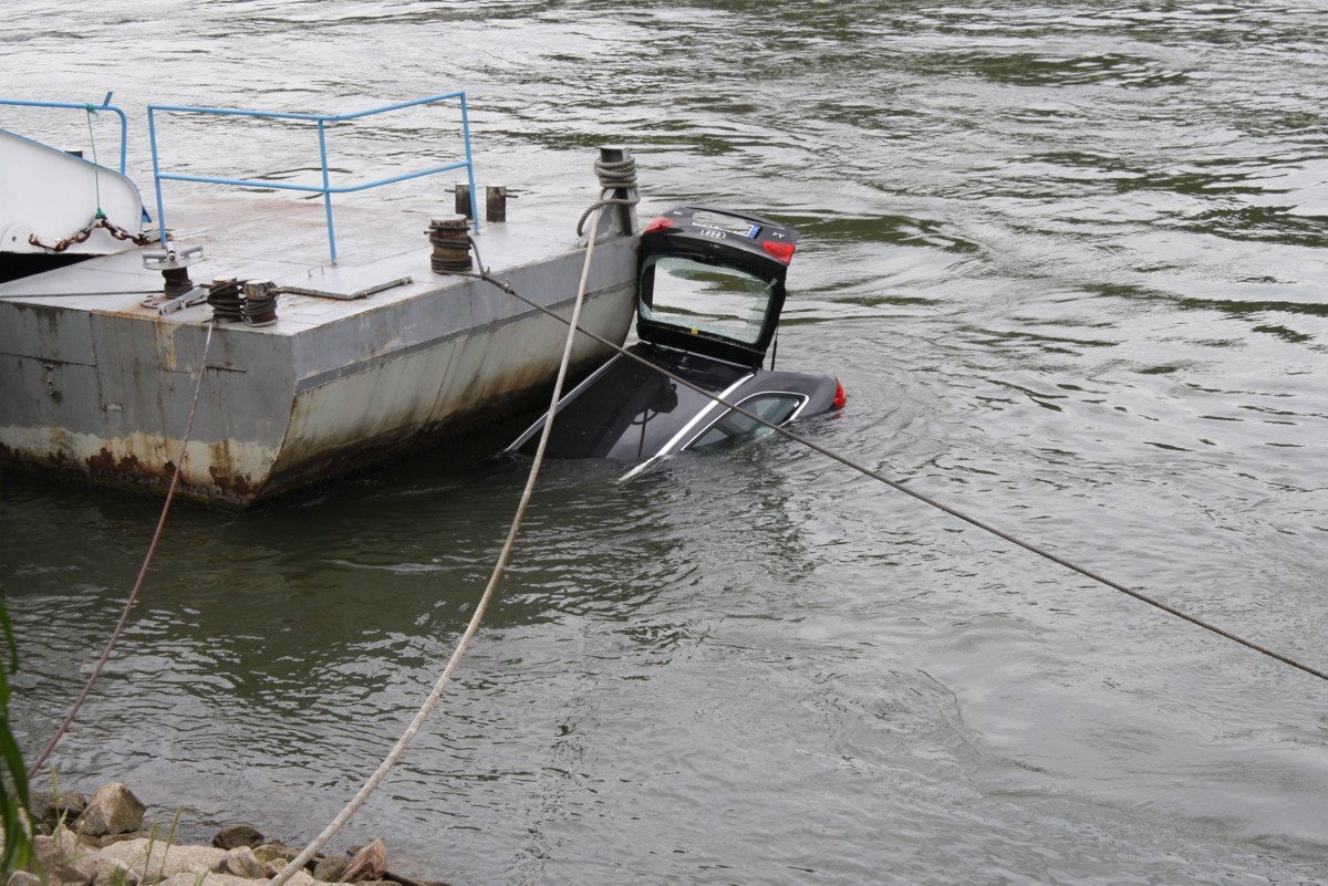 Bild auto 120611 vor Steiger